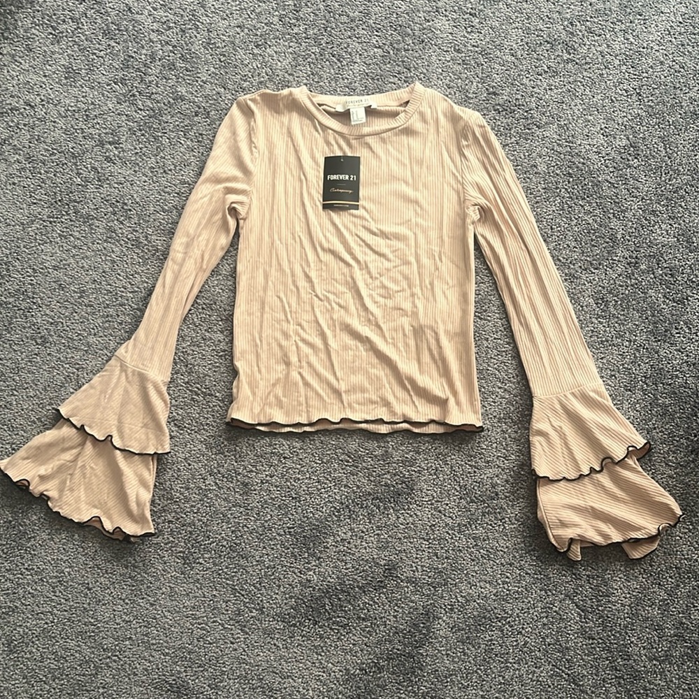 NWT F21 Bell Sleeve Ribbed Top